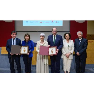 Fotos del acto de entrega del premio Arizmendiarrieta 2026 a La Casa de Misericordia y MTorres