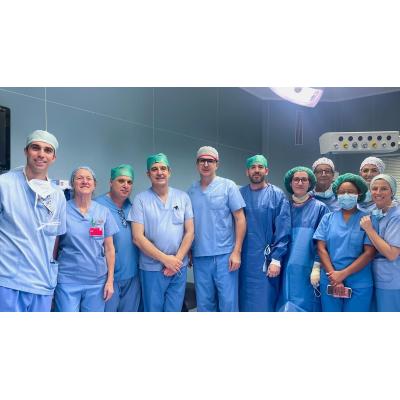 El Hospital Universitario de Navarra culmina con éxito una compleja cirugía que combina rehabilitación estética y auditiva en malformaciones de oído