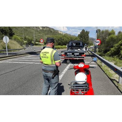 Herido un motorista de 61 años tras sufrir una caída en Ansoáin