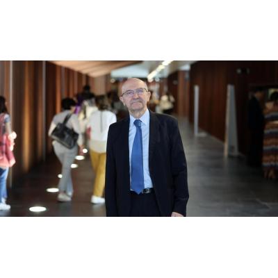 Miguel Ángel Martínez-González, catedrático de la Universidad de Navarra: "Las personas mayores deben tener una dieta supervisada, mejora el tono vital y el humor"
