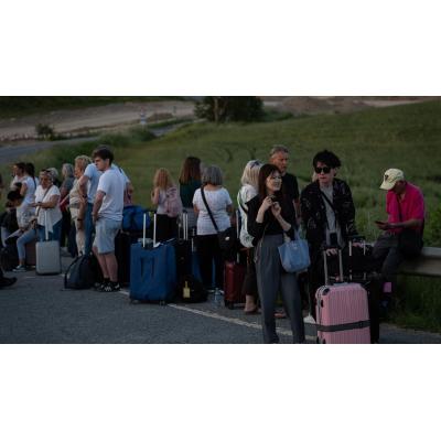 Se paran tres trenes a la vez en Esquíroz, Muruarte de Reta-Biurrun y El Carrascal y evacuan a gente por calor