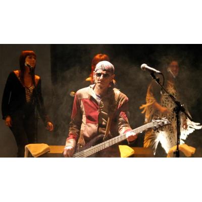 Barricada cambió de ritmo en el Teatro Gayarre: "Fumar no se puede, pero cantar sí"