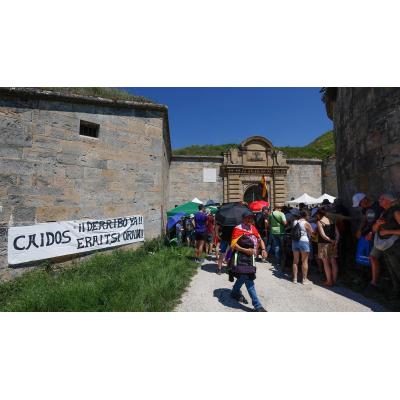 Los presos enterrados en el cementerio de San Cristóbal marcan el homenaje de la fuga