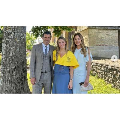 Luis Figo y Helen Svedin arroparon a su hija Daniela en su graduación en la Universidad de Navarra