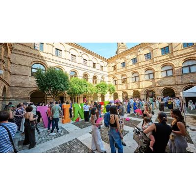 Tudela vive una jornada de vino, música y tardeo