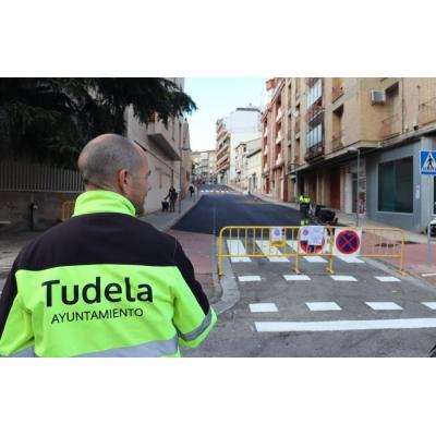 El Ayuntamiento de Tudela adjudica la contratación del suministro de señalización vertical viaria y pintura para señalización horizontal por 93.415,98 euros