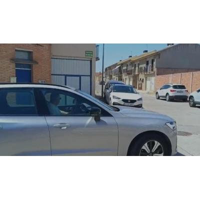 Vídeo: Santos Cerdán abandona su domicilio minutos después del registro de la UCO