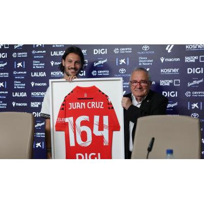 Juan Cruz, en su despedida: "Me voy tranquilo porque sé que este vestuario no es de 10, es de más todavía"