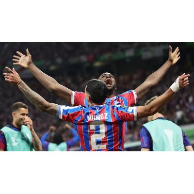 Mateta hace claudicar a un Rayo eterno