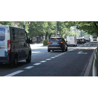 Heridas dos mujeres en una caída de moto en Pamplona