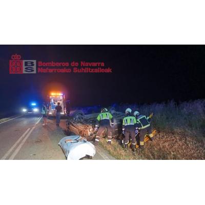 Herido un joven de 21 años tras salirse de la vía y volcar con su vehículo en Peralta
