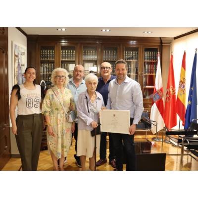 El Ayuntamiento de Tudela rinde homenaje a Tejidos Castillo tras 150 años de historia