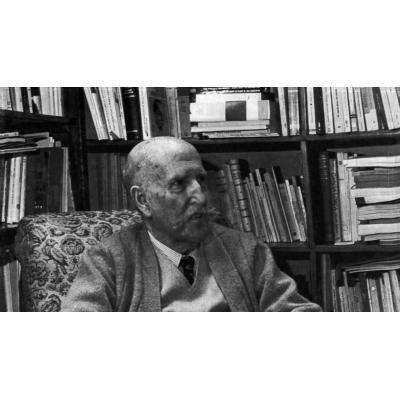 Encuentran decenas de fotografías inéditas de Vicente Aleixandre en una maleta