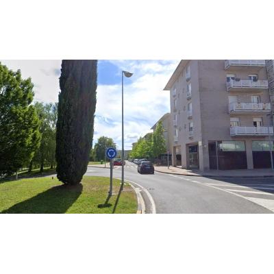 Atropellado en Pamplona un joven de 28 años por un coche que ha tirado dos farolas