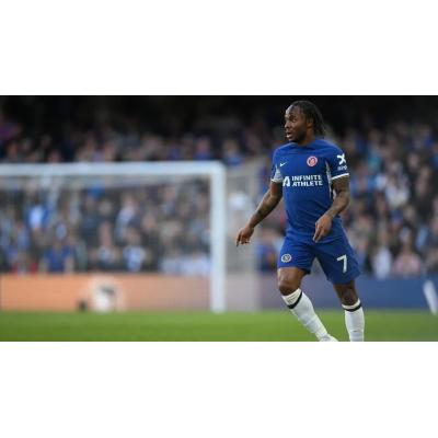 Detienen al futbolista británico Raheem Sterling sospechoso de conducir bajo el efecto de las drogas