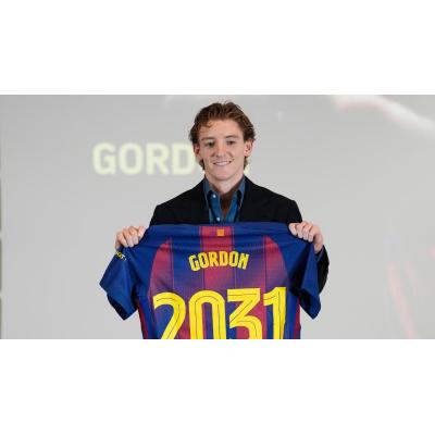 Anthony Gordon firma por cinco temporadas y es el primer fichaje del Barça 2026-27
