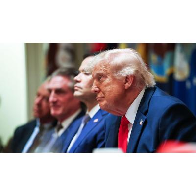 Un juez prohíbe a Trump rebautizar con su nombre el Centro Kennedy de Washington