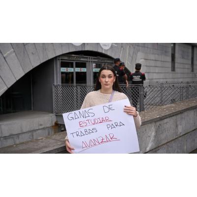 Ainhoa Magallón: "Queremos tener un futuro pero lo que vemos es que juegan con nosotros y parece que les damos igual"