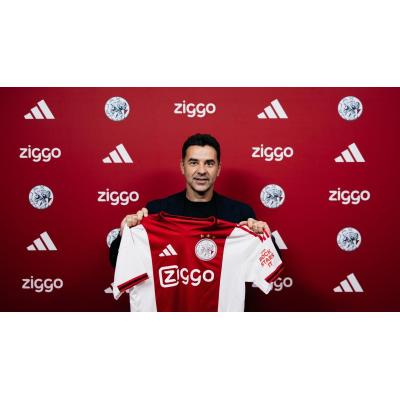 Míchel firma como entrenador del Ajax hasta junio de 2028