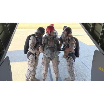 La Princesa Leonor concluye su formación en paracaidismo en la base aérea de Alcantarilla (Murcia)