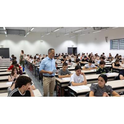 Los nervios marcan el inicio de la PAU en Navarra para más de 4.000 estudiantes