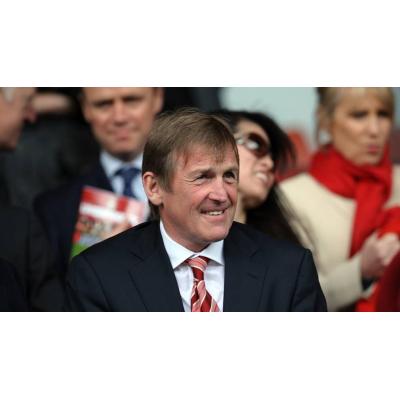 Kenny Dalglish, leyenda del Liverpool, anuncia que sufre cáncer