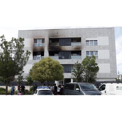 Realojadas en un hostal dos de las familias del edificio incendiado en Zizur Mayor