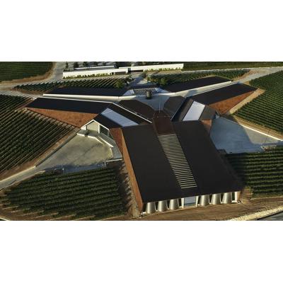 La obra más desconocida de Norman Foster se esconde a dos horas de Navarra: una bodega futurista en pleno corazón vinícola