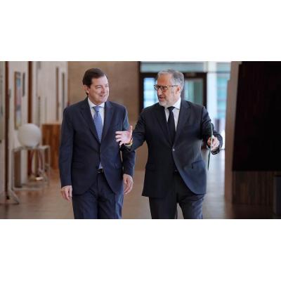 Mañueco (PP) y Pollán (Vox) refrendan un acuerdo "amplio" que incluye la prioridad nacional y que Vox gestione Inmigración