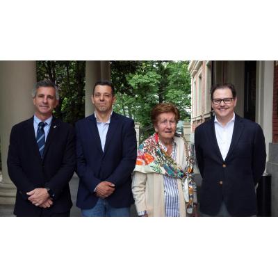 El doctorando David González y el doctor Francisco Javier Olivar, premios a la investigación sobre el suicidio