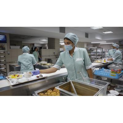 La Clínica Universidad de Navarra incorpora la desinfección con luz ultravioleta para reducir residuos