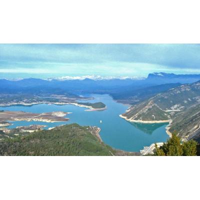 El pueblo de Aragón que tiene su "Dama del Lago" particular y recomienda Viajes National Geographic