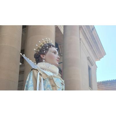 Salida desde la catedral de la procesión del Corpus en Pamplona