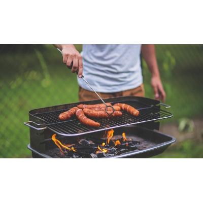 Para qué sirve el hielo en una barbacoa y por qué se recomienda para que la comida no se pegue