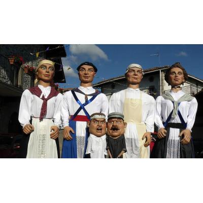 Planes con niños en Pamplona para este fin de semana: gigantada, fiestas de la Rochapea, juegos en familia...