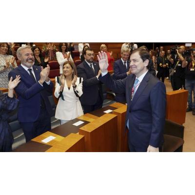 Mañueco jura su cargo como presidente con el propósito de "ilusionar" a Castilla y León