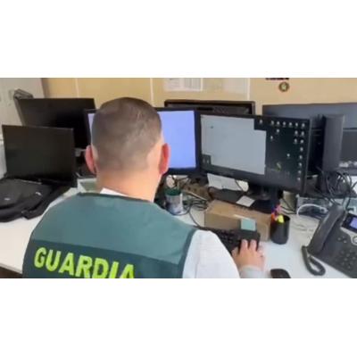Investigados dos hombres por robar bolsos del interior de vehículos mientras distraían a las víctimas en Barañáin