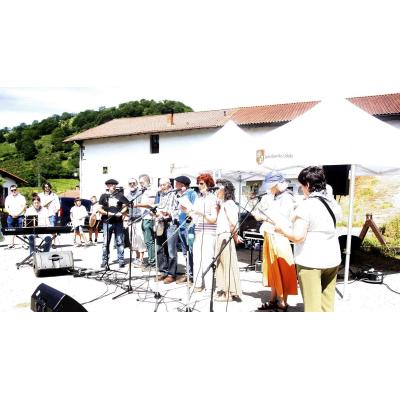 Gorriti acoge la fiesta de la hermandad de los pueblos que conforman el valle de Larraun